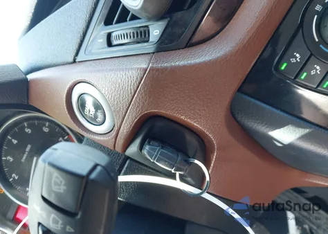 2014 BMW X1 xDrive28I z USA, uszkodzony, nr VIN WBAVL1C55EVY19135